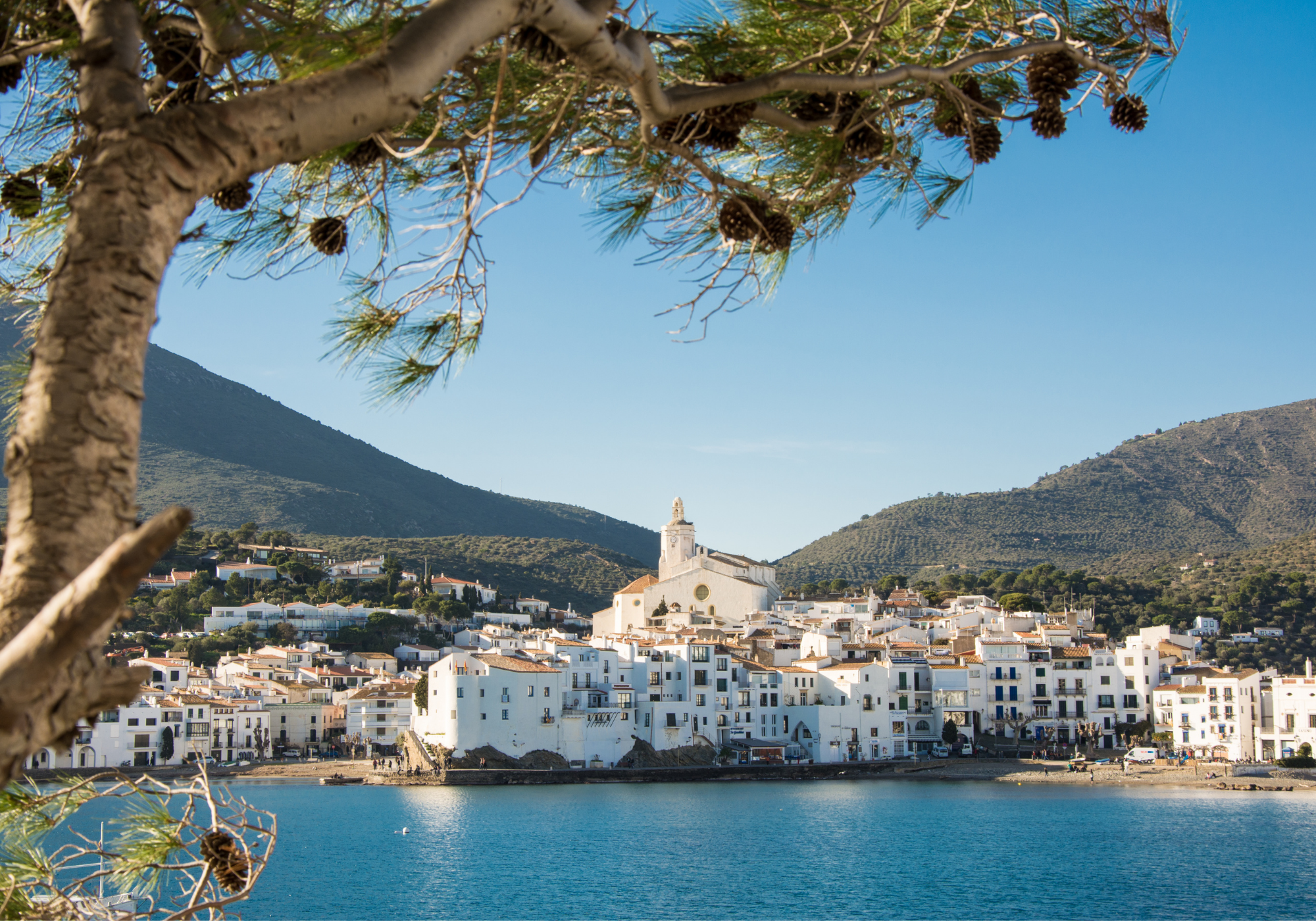 Cadaqués Costa Brava: qué ver en una escapada entre mar y casas blancas